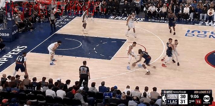 哈登半场5投2中，三分3中2得到7分2篮板3助攻2抢断